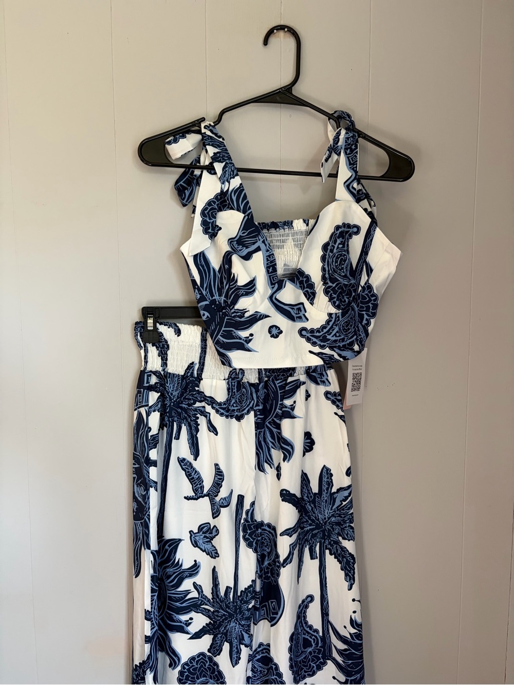 Floral Print Wide-Leg Pants & crop top  - White & Navy - Picture 3 of 8